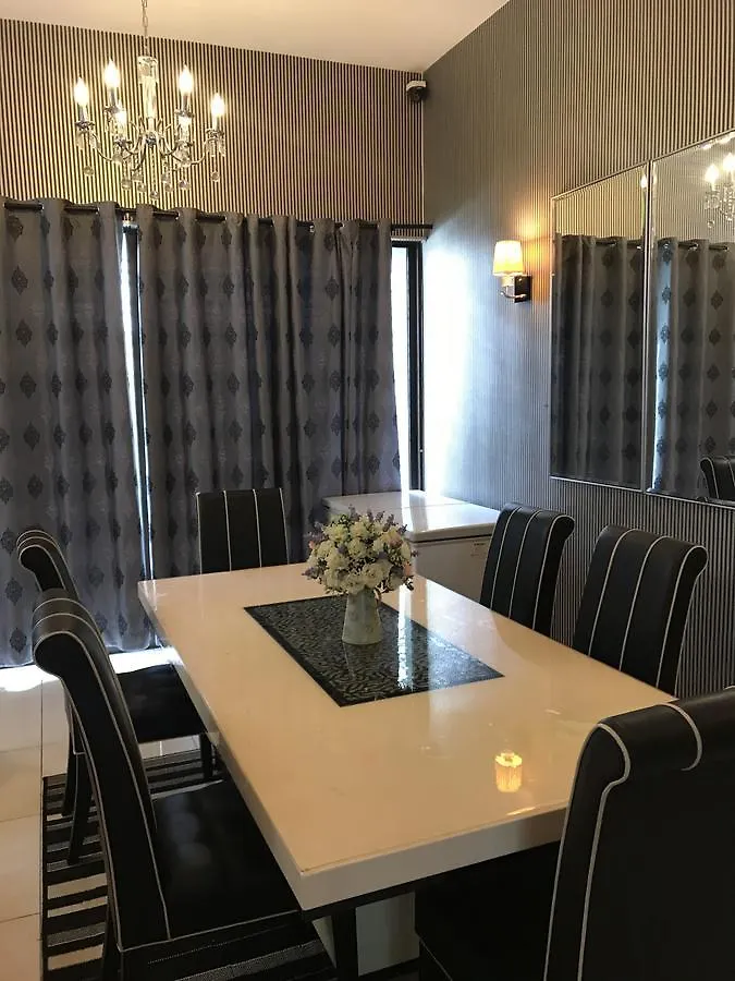Lovely Laguna Muslim Homestay Johor Bahru 0*,  Malásia