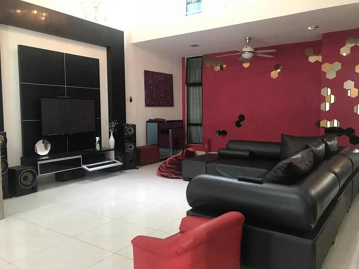 Lovely Laguna Muslim Homestay Джохор-Бару 0*,