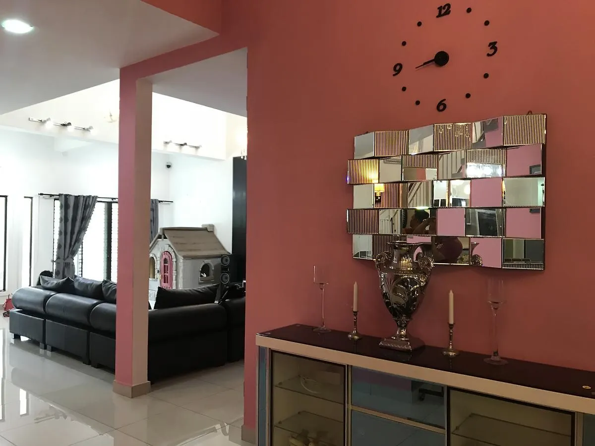 Lovely Laguna Muslim Homestay Джохор-Бару Малайзия