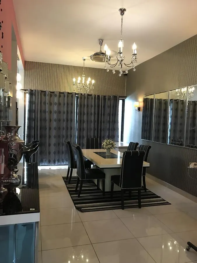 Lovely Laguna Muslim Homestay Джохор-Бару
